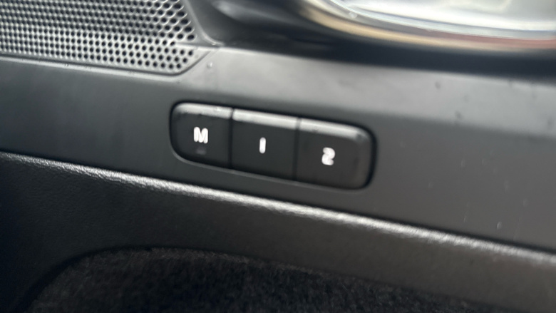 Volvo XC40 2.0 B4P Plus Dark 5dr Auto Petrol Estate